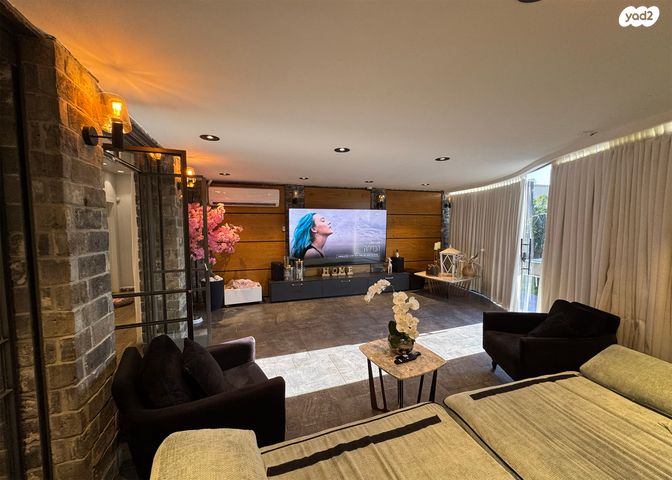 בית פרטי/ קוטג', חוף הכרמל, נווה חיים, חדרה