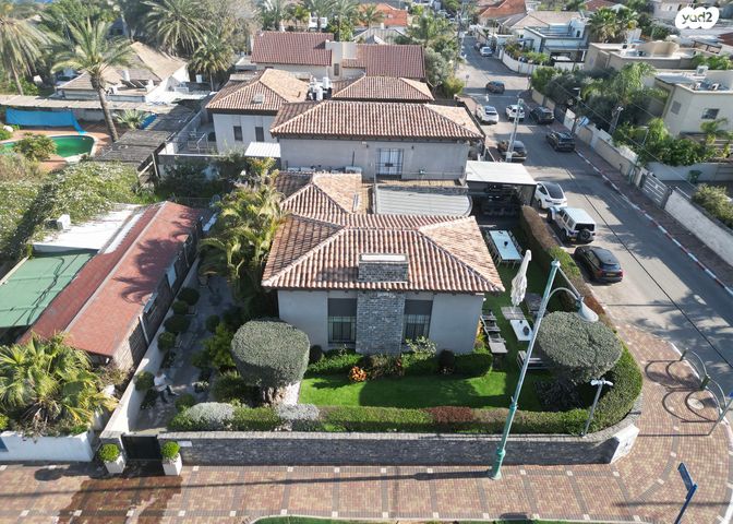 בית פרטי/ קוטג', חוף הכרמל, נווה חיים, חדרה