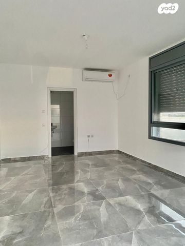 גג/ פנטהאוז, דני מס, המרכז האזרחי, רמלה