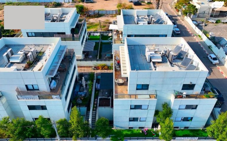 גג/ פנטהאוז, משה סנה, קרית שאול, תל אביב יפו