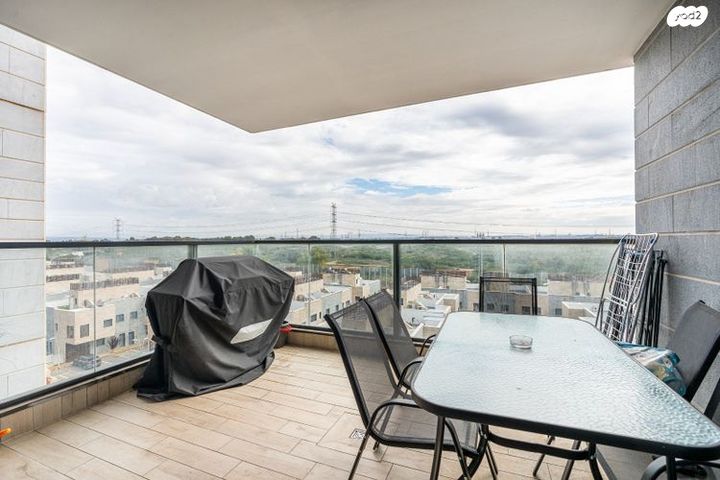 דירה, מור, אור ים, אור עקיבא