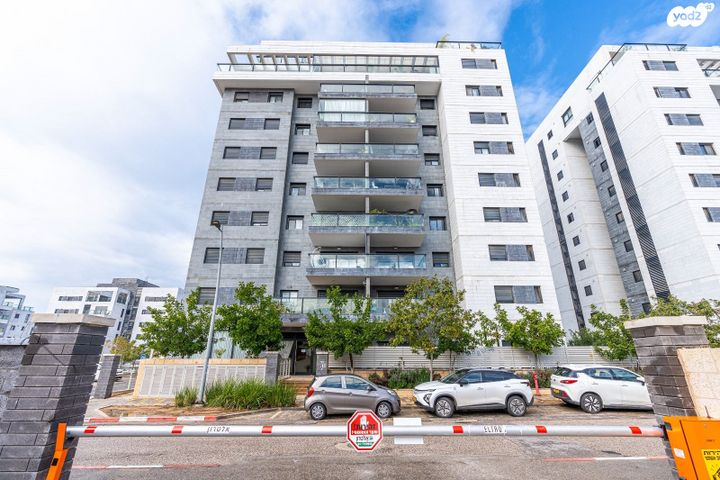 דירה, מור, אור ים, אור עקיבא