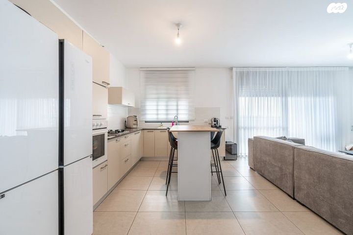 דירה, מור, אור ים, אור עקיבא