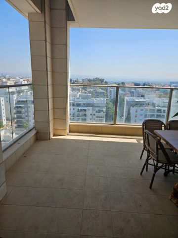 דירה, אלוף עוזי נרקיס, מרכז, כפר סבא