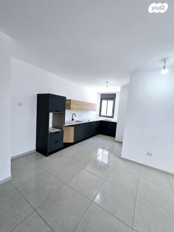 דירת גן, שמעון פרס, מורשת, מודיעין מכבים רעות