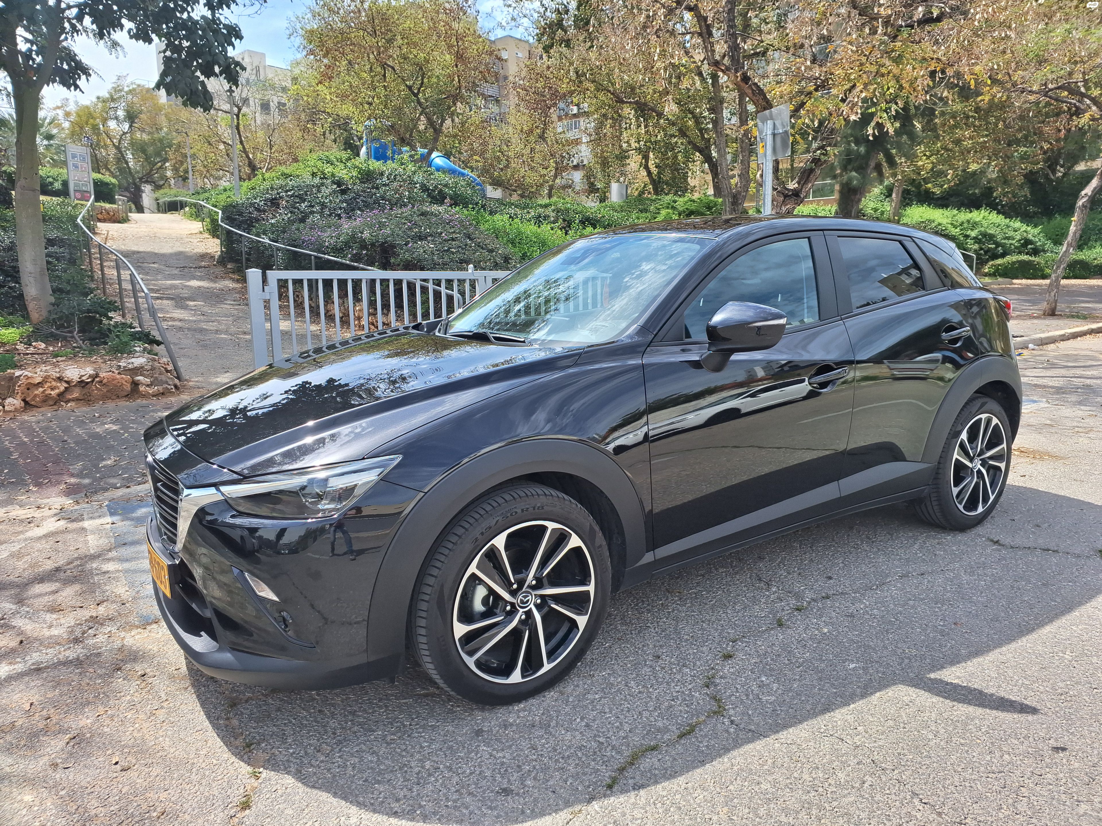 מודעת רכב מאזדה CX-3