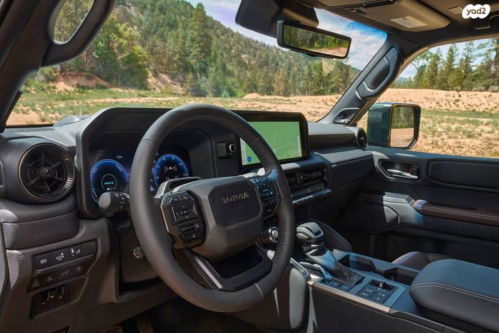 טויוטה לנד קרוזר