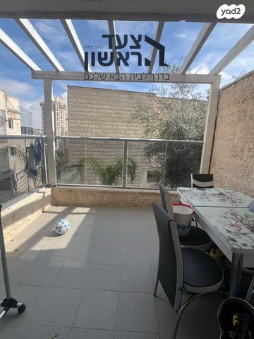 רפאל בר לביא 