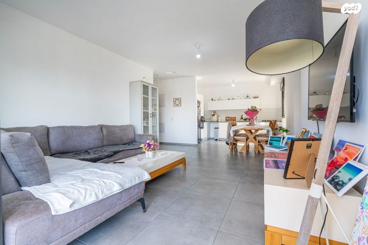 דירה, ספיר, אבני חן, חריש