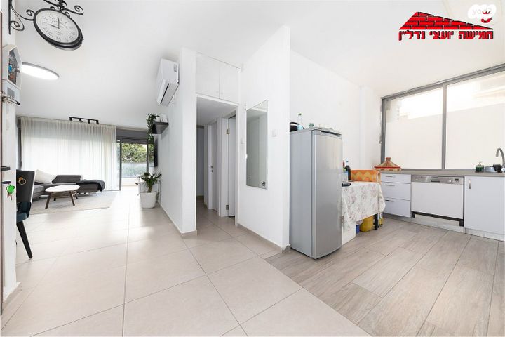 דירה, קרצ'בסקי, רמב"ם, ראשון לציון