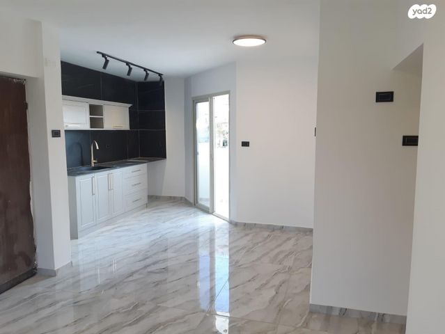 דירה, שדרות הנרייטה סולד, קרית ים ב', קרית ים