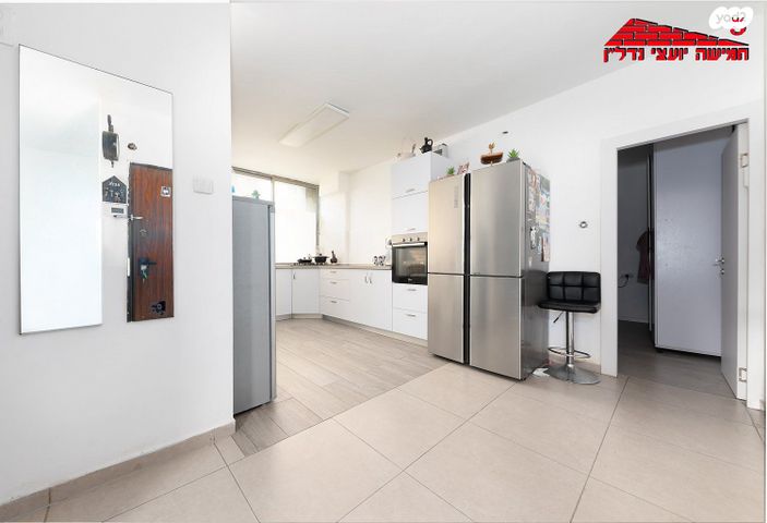 דירה, קרצ'בסקי, רמב"ם, ראשון לציון