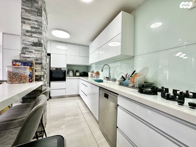 דירה, קרן קיימת לישראל, קרית שרת מערב, חולון