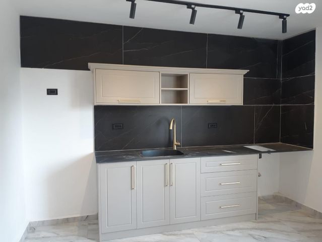 דירה, שדרות הנרייטה סולד, קרית ים ב', קרית ים