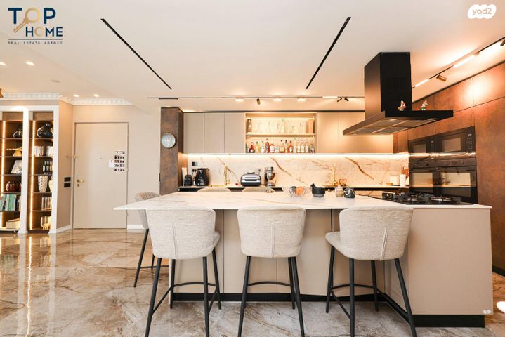 דירה, אהוד מנור, נתניה