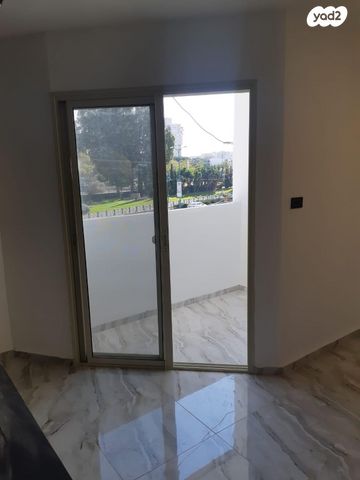 דירה, שדרות הנרייטה סולד, קרית ים ב', קרית ים