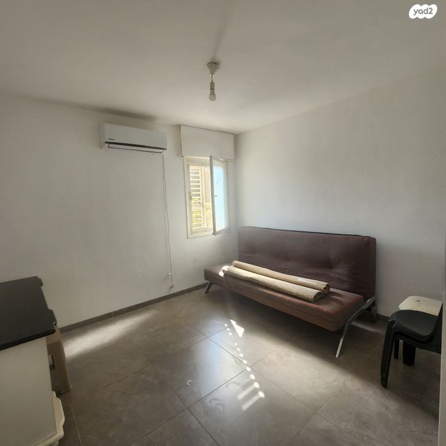 דירה, גיורא יוספטל, גיורא, טירת כרמל