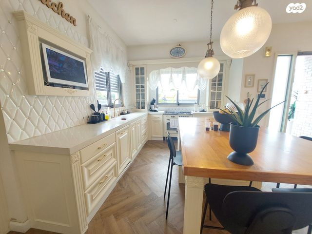 בית פרטי/ קוטג', נאות הפרחים, גן יבנה