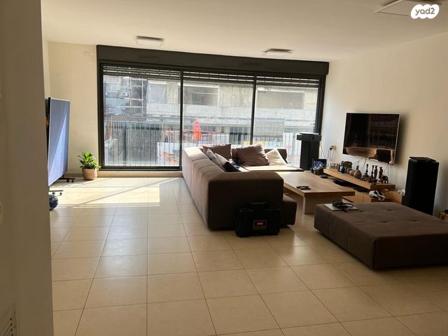 דירה, משה שרת, הצפון החדש - כיכר המדינה, תל אביב יפו