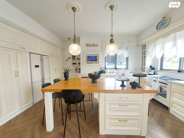 בית פרטי/ קוטג', נאות הפרחים, גן יבנה