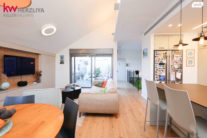 דופלקס, ראשונים, כפר סבא