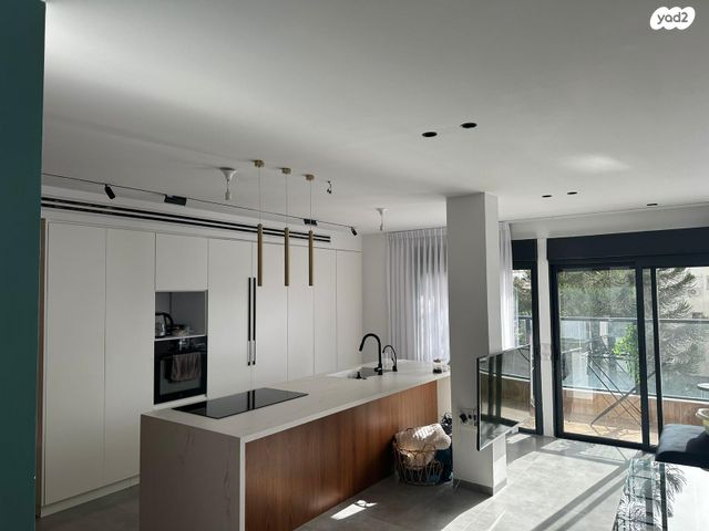 הרצליה הירוקה, נווה עובד