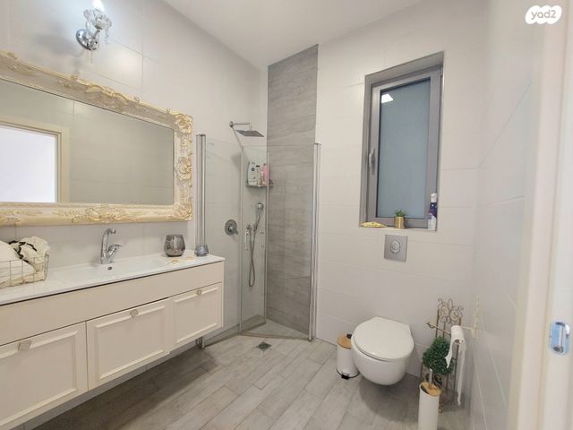 בית פרטי/ קוטג', נאות הפרחים, גן יבנה