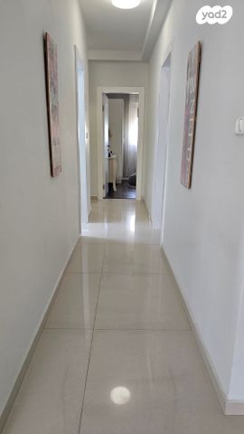 גג/ פנטהאוז, חלוקי נחל, נופי סלע, מעלה אדומים