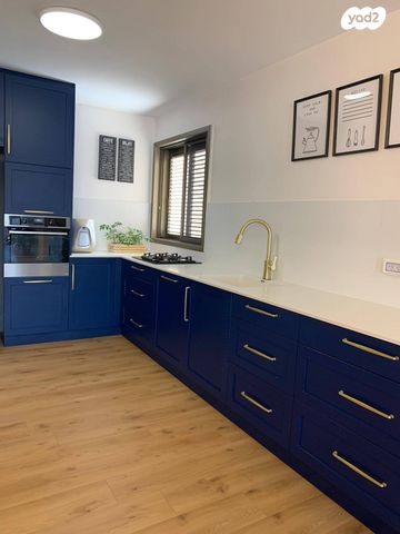 דירה, אשר ברש, הרצליה