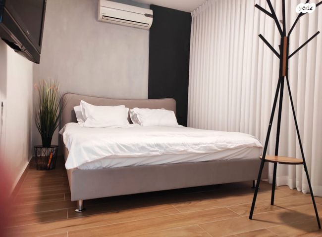 דירת גן, השיקמה, צמח השדה, מעלה אדומים