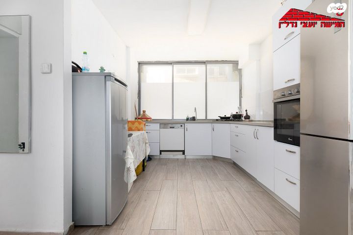 דירה, קרצ'בסקי, רמב"ם, ראשון לציון