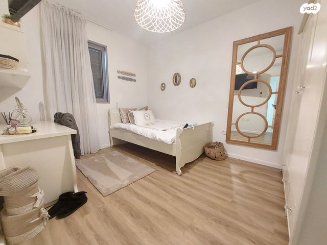 בית פרטי/ קוטג', נאות הפרחים, גן יבנה