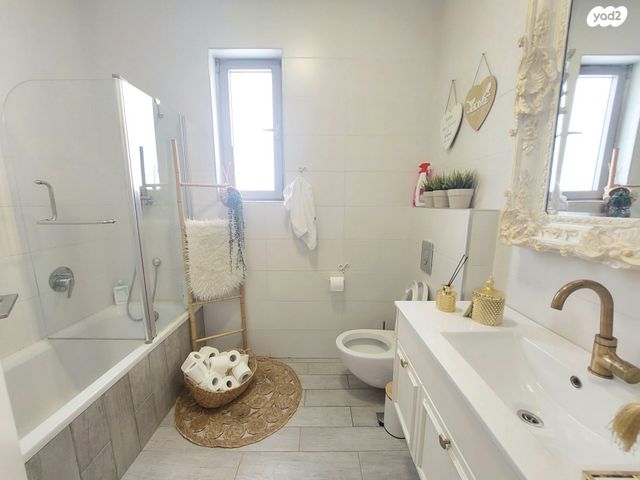 בית פרטי/ קוטג', נאות הפרחים, גן יבנה