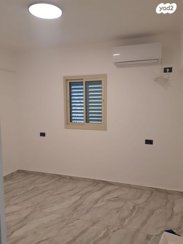 דירה, שדרות הנרייטה סולד, קרית ים ב', קרית ים