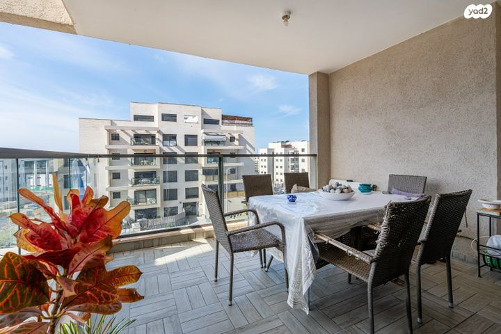 דירה, ספיר, אבני חן, חריש