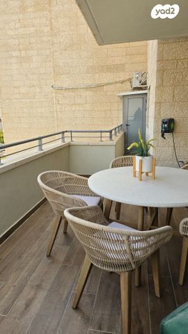 דירה, הנחושת, נופי סלע, מעלה אדומים