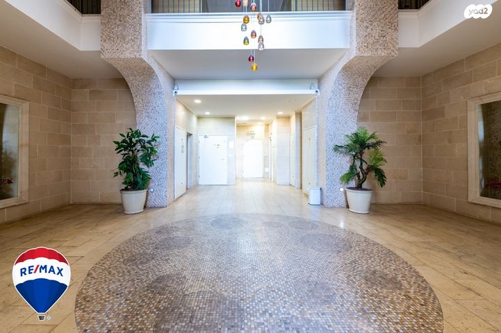 דופלקס, חלומות זכרון, זכרון יעקב