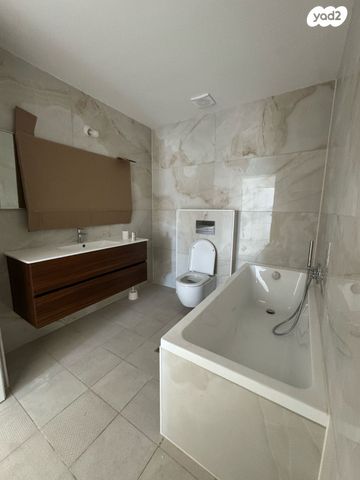 גג/ פנטהאוז, אמנון ליפקין שחק 6, רמת הדר, גבעת שמואל