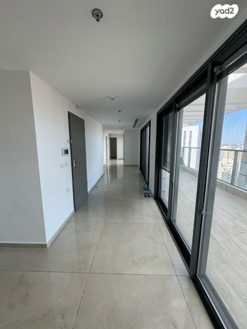 גג/ פנטהאוז, אמנון ליפקין שחק 6, רמת הדר, גבעת שמואל