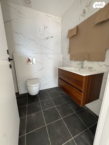 גג/ פנטהאוז, אמנון ליפקין שחק 6, רמת הדר, גבעת שמואל