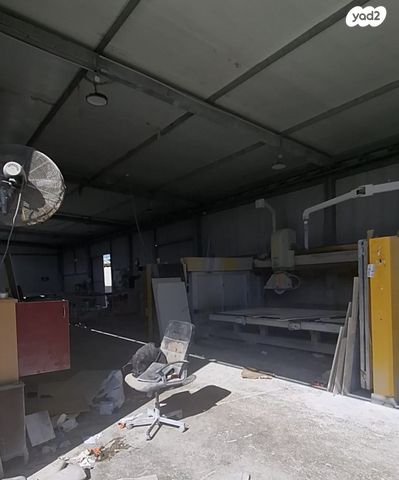 מבני תעשיה, קרית אתא