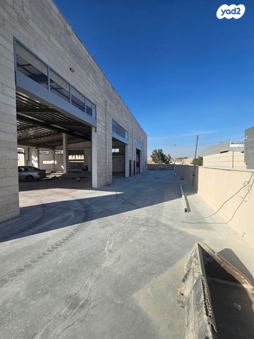 מבני תעשיה, אזור תעשייה מישור אדומים, מעלה אדומים