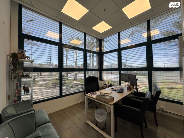 משרדים, קיסריה