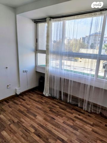 משרדים, המייסדים 4, צפון מערב מרכז העיר, נתניה