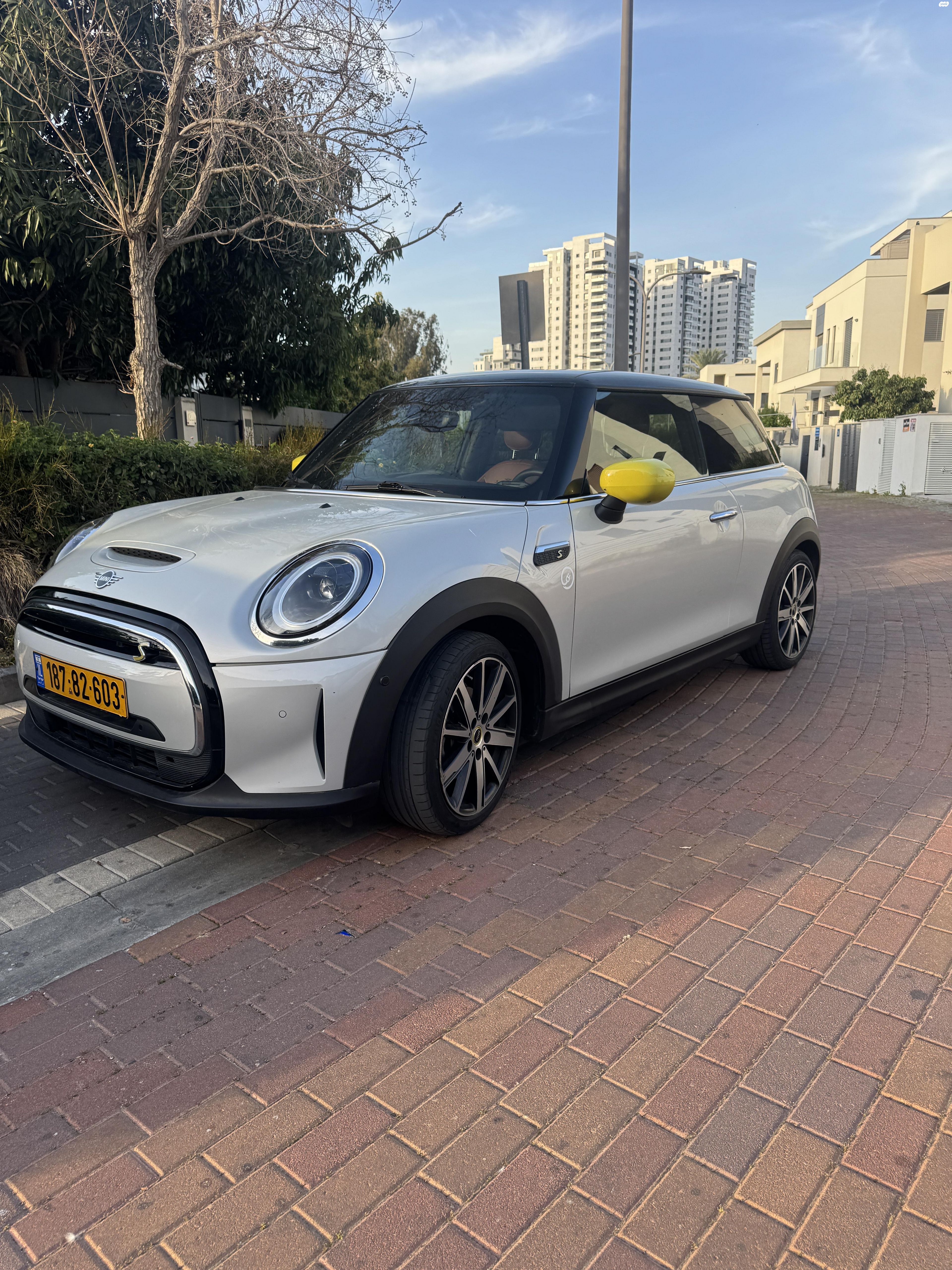 מודעת רכב מיני קופר SE (חשמלית)