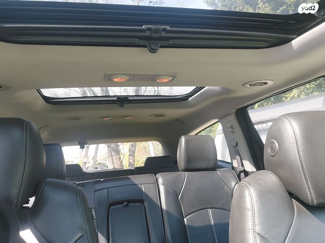 שברולט טראוורס