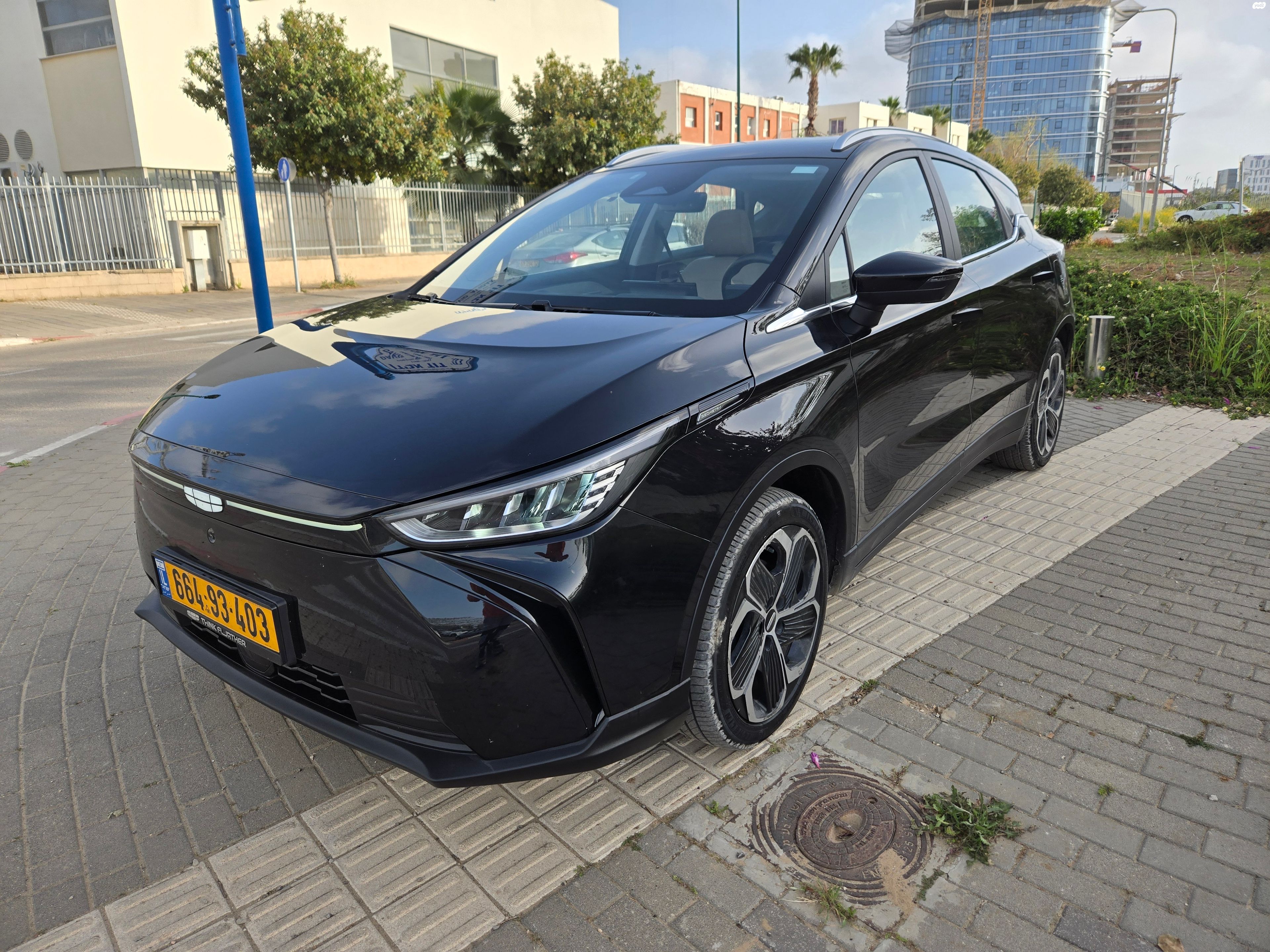 מודעת רכב ג׳ילי Geometry C