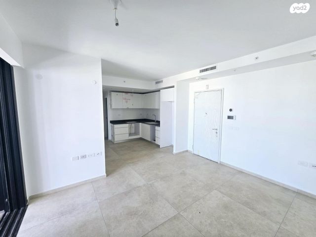 דירה, ליאונרדו דה וינצ'י 14, גני שרונה, קרית הממשלה, תל אביב יפו