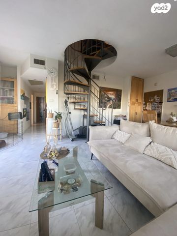 גג/ פנטהאוז, נתיב המזלות, פסגת זאב, ירושלים