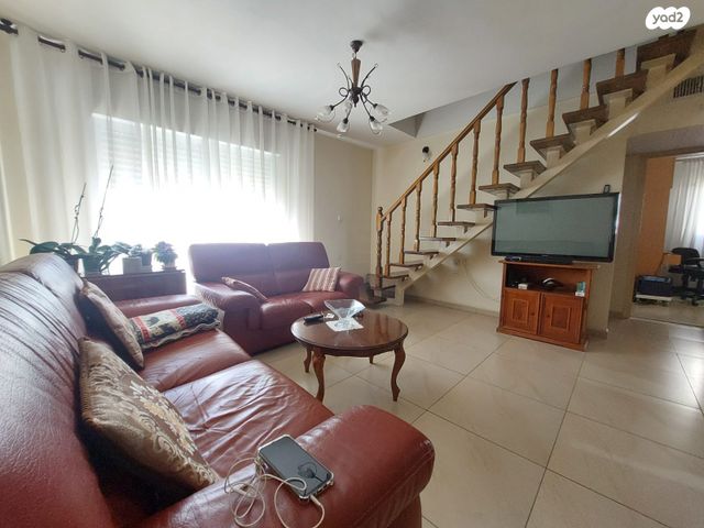 גג/ פנטהאוז, שושן, גני אביב, לוד